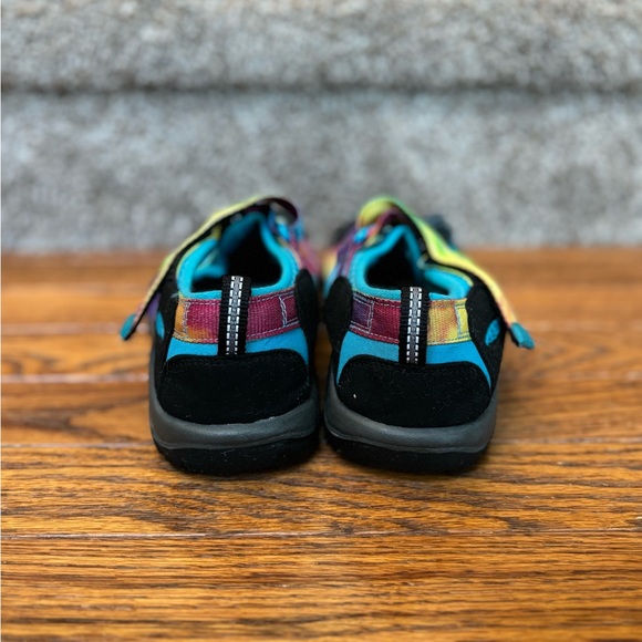 Kid’s Keen Rainbow Tye Dye Closed Toe Sandals Size 3 - Picture 3 of 4